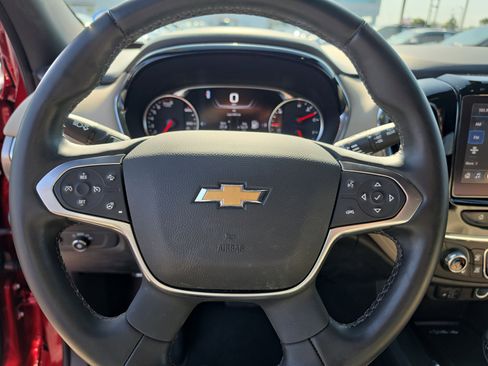 Used 2023 Chevrolet Traverse Premier FWD image 21