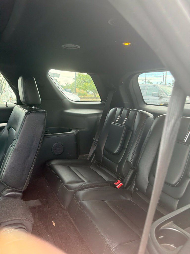 Used 2016 Ford Explorer XLT w/ Equipment Group 202A AWD/4WD image 9
