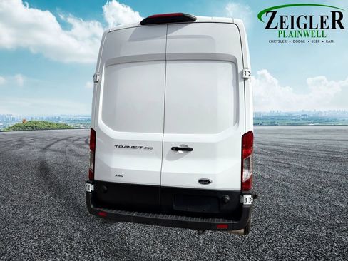 Used 2025 Ford Transit 250 148 High Roof AWD image 5