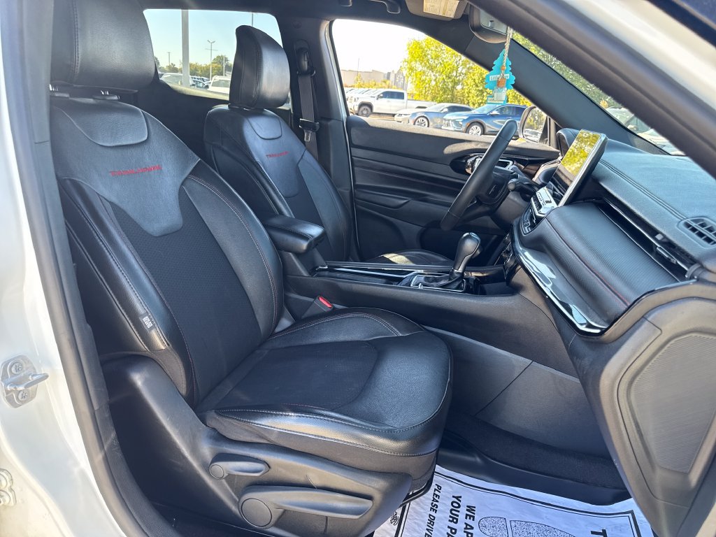 Used 2023 Jeep Compass Trailhawk AWD/4WD image 11