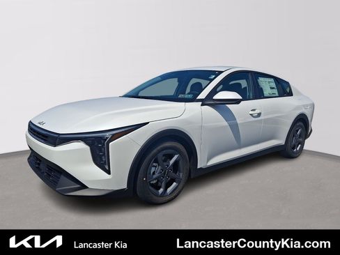 New 2026 Kia K4 FWD image 1