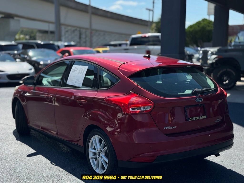 Used 2015 Ford Focus SE w/ Reverse Sensing Package FWD image 5
