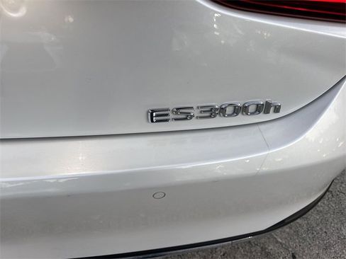 Used 2024 Lexus ES 300h w/ Premium Package image 25