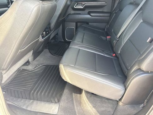 Used 2023 Chevrolet Silverado 1500 LTZ AWD/4WD image 17