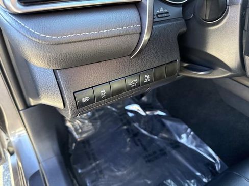 Used 2024 Toyota Camry SE image 21