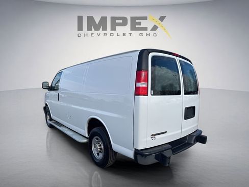 Used 2024 Chevrolet Express 2500 w/ Driver Convenience Package RWD image 3
