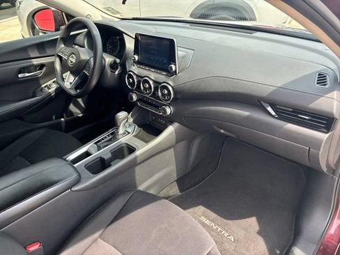 Used 2025 Nissan Sentra SV FWD image 12