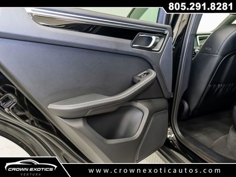 Used 2023 Porsche Macan Turbo image 22