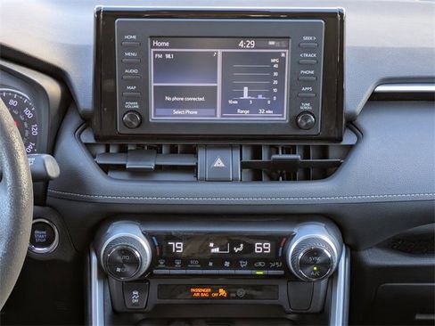 Used 2019 Toyota RAV4 XLE image 18