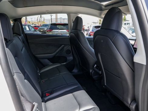 Used 2023 Tesla Model Y Long Range AWD/4WD image 22