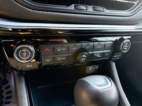 Used 2024 Jeep Compass Trailhawk image 35