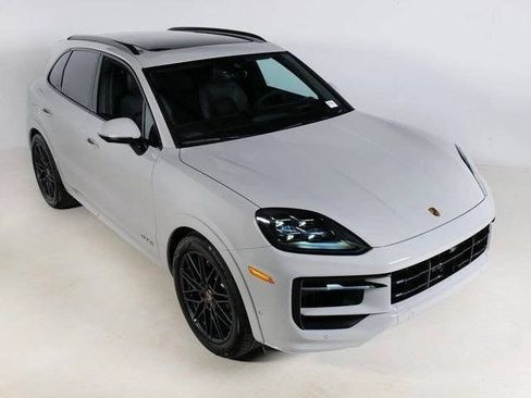 New 2026 Porsche Cayenne GTS AWD/4WD image 28