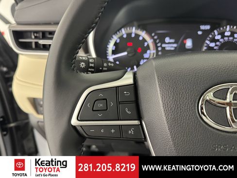 Used 2025 Toyota Highlander XLE AWD/4WD image 27