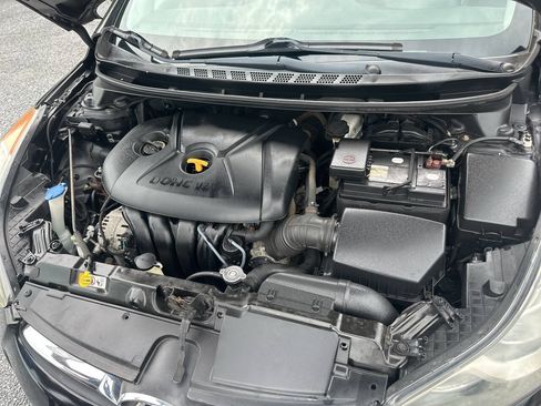 Used 2013 Hyundai Elantra Limited w/ Technology Pkg FWD image 19