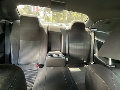 Used 2018 Dodge Challenger R/T RWD image 6