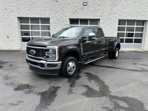 Used 2025 Ford F350 Lariat w/ Chrome Package AWD/4WD image 2