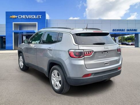 Used 2022 Jeep Compass Latitude FWD image 3