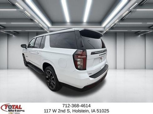 Used 2023 Chevrolet Suburban RST AWD/4WD image 6