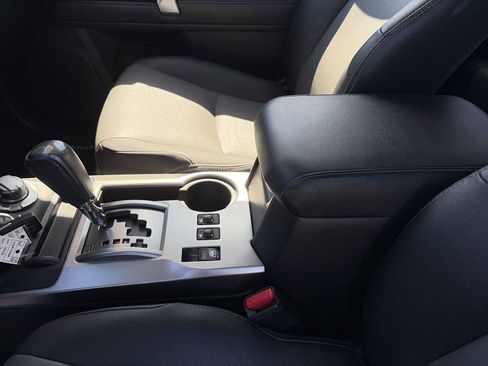 Used 2020 Toyota 4Runner SR5 Premium w/ Moonroof Package AWD/4WD image 22