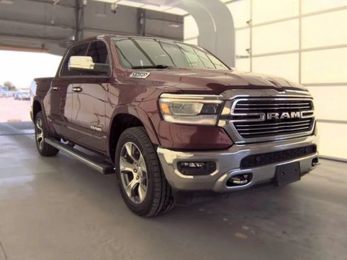 Used 2022 RAM 1500 Laramie AWD/4WD image 5