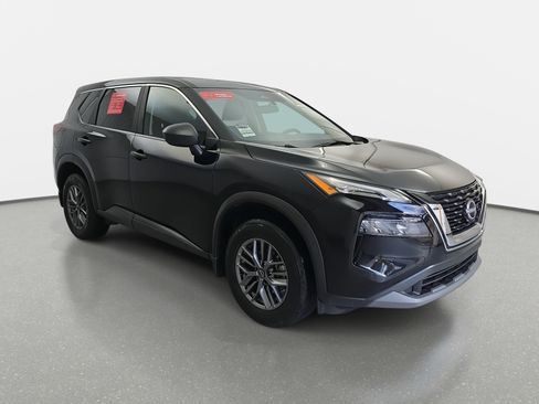 Certified 2023 Nissan Rogue S image 3