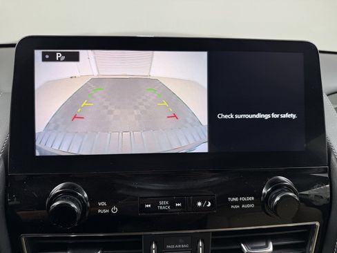 Used 2021 Nissan Armada SV image 16