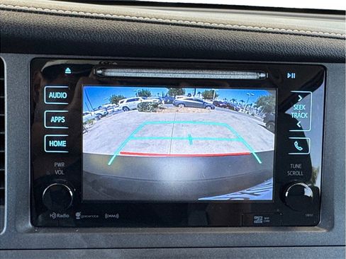 Used 2017 Toyota Sienna XLE w/ XLE Navigation Package FWD image 15