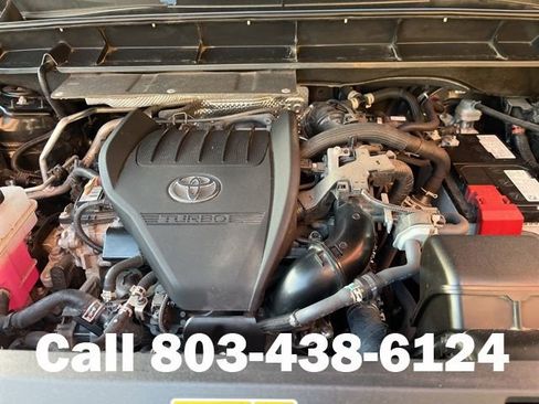 Used 2024 Toyota Highlander LE FWD image 34