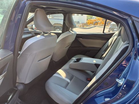 Used 2025 Toyota Camry SE w/ Multimedia Upgrade Package FWD image 23