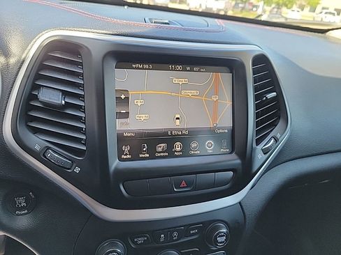 Used 2015 Jeep Cherokee Trailhawk w/ Comfort/Convenience Group AWD/4WD image 19