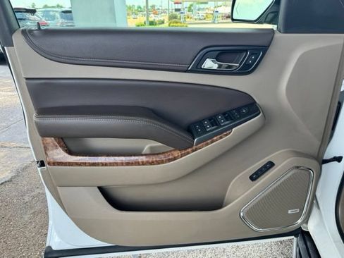 Used 2017 Chevrolet Suburban Premier AWD/4WD image 19