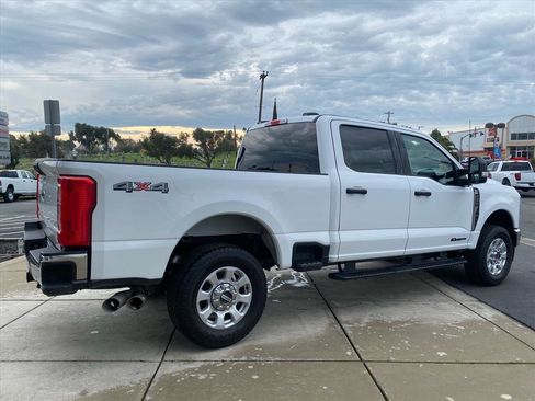 Used 2024 Ford F250 XLT image 11