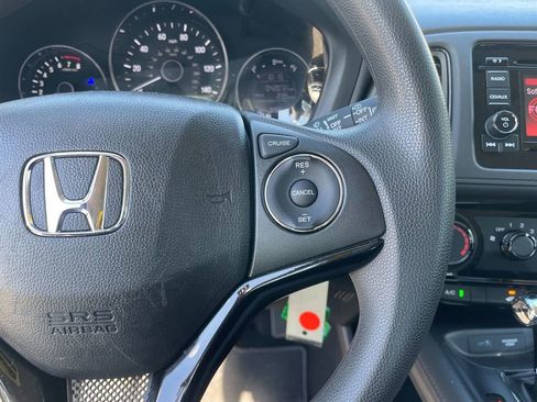 Used 2018 Honda HR-V LX image 17