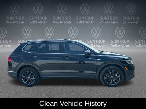 Used 2023 Volkswagen Tiguan SE w/ Panoramic Sunroof Package AWD/4WD image 4