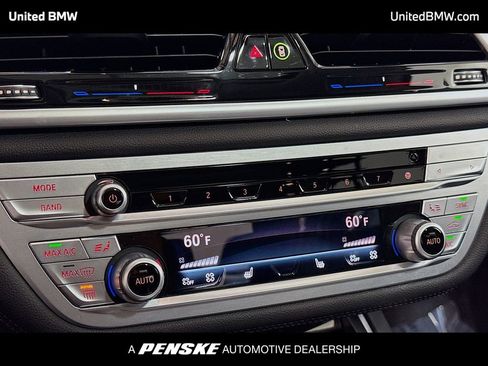 Used 2022 BMW 740i xDrive w/ Premium Package image 11