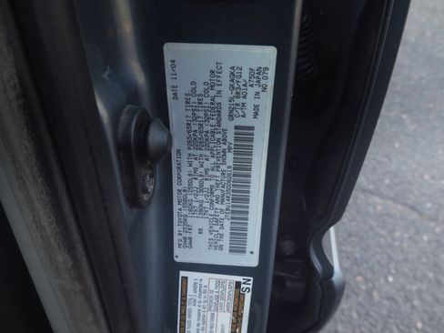 Used 2005 Toyota 4Runner SR5 AWD/4WD image 29