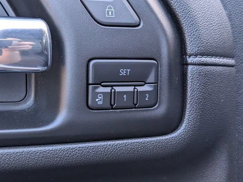 Used 2022 Chevrolet Silverado 2500 High Country w/ Technology Package AWD/4WD image 19