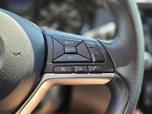 Used 2020 Nissan Rogue Sport SV FWD image 33