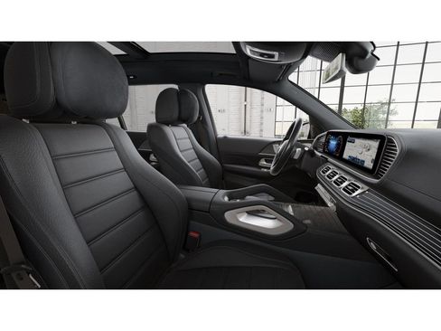New 2026 Mercedes-Benz GLS 580 4MATIC image 4