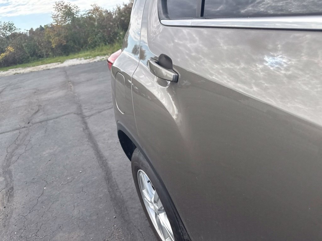 Used 2020 Chevrolet Trax LT AWD/4WD image 16