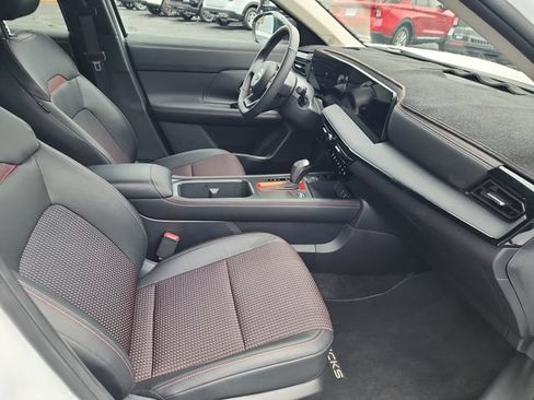 Used 2026 Nissan Kicks SR w/ SR Premium Package FWD image 12