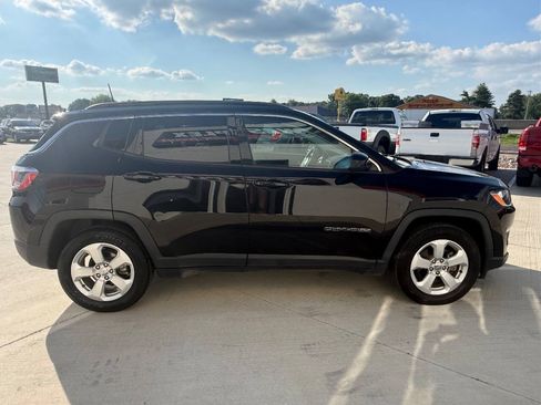Used 2019 Jeep Compass Latitude FWD image 7