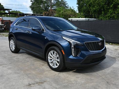 Used 2021 Cadillac XT4 Luxury FWD image 1