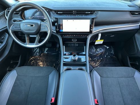New 2026 Jeep Grand Cherokee Altitude AWD/4WD image 12
