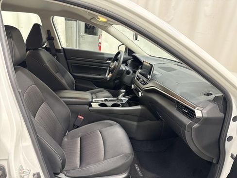 Used 2024 Nissan Altima 2.5 SV AWD/4WD image 28