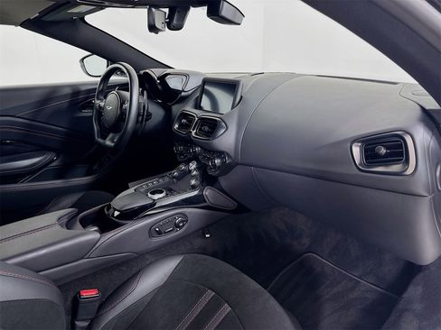 Used 2023 Aston Martin V8 Vantage Roadster image 23