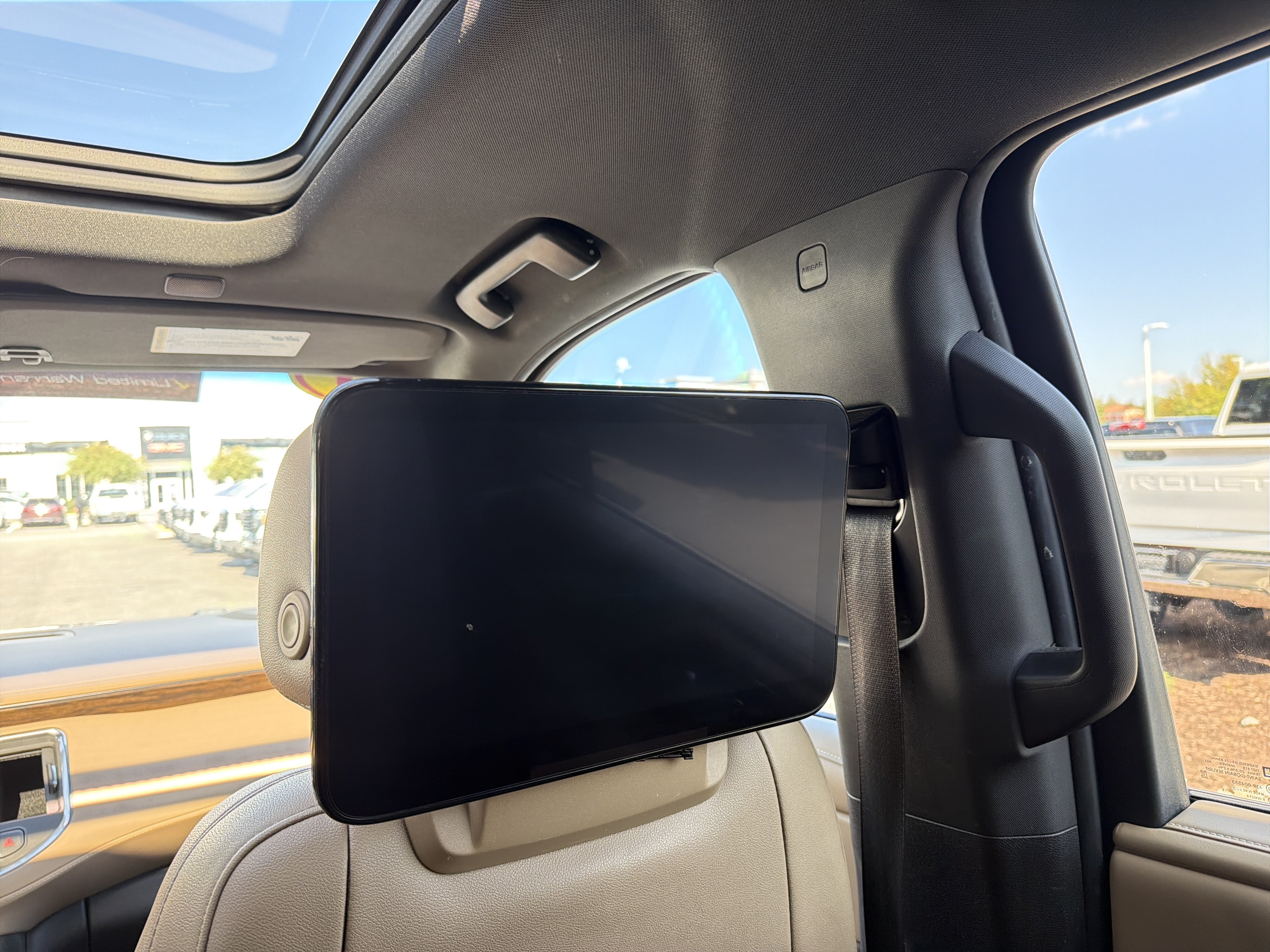 Used 2021 Chevrolet Suburban Premier AWD/4WD image 29