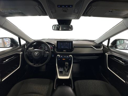 Used 2022 Toyota RAV4 XLE AWD/4WD image 16