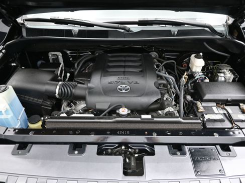 Used 2021 Toyota Tundra SR5 w/ SR5 Upgrade Package AWD/4WD image 8
