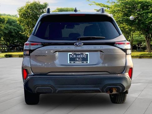 Used 2025 Subaru Forester Premium AWD/4WD image 5